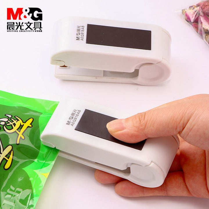 <p>

The M&G AEQ918A8 thermal plastic bag sealing machine is a compact, easy to use machine that operates on AAA batteries, 1.5V. It is made of high quality, safe ABS plastic with a blade to pull out the bag. Its dimensions are 10.5 x 4.2 x 4.2 cm and currently the shop only has white color. The morning mini sealing machine household hand pressure - No:AEQ918A8 is an ideal solution for sealing up your food items and creating air-tight bags for storage. It is easy to use and can be used for both home and pro